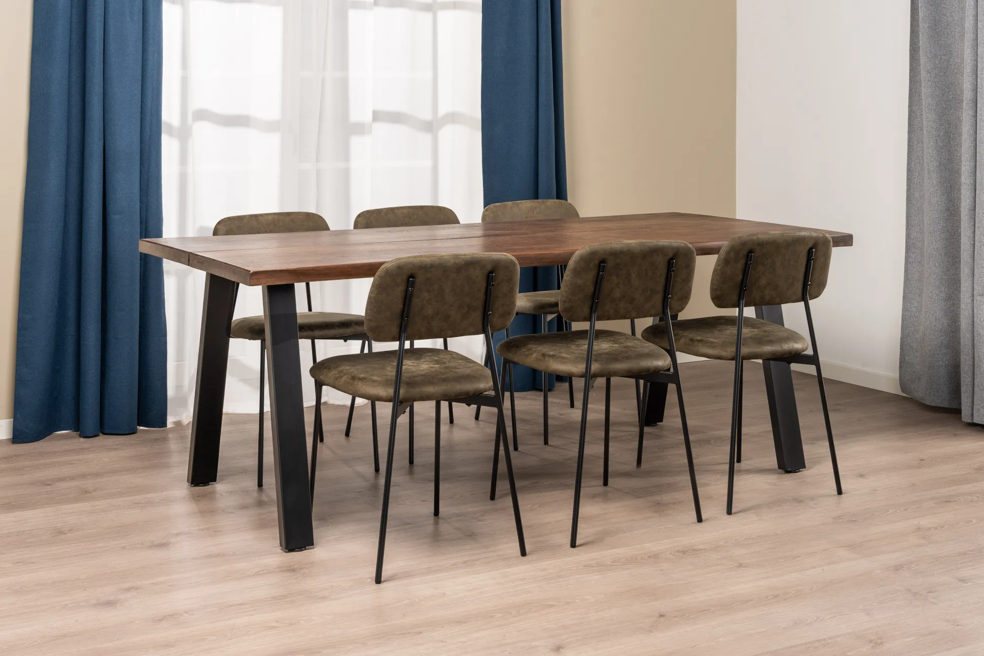 Firenze med skråben 200x95x74cm eg smoked/sort