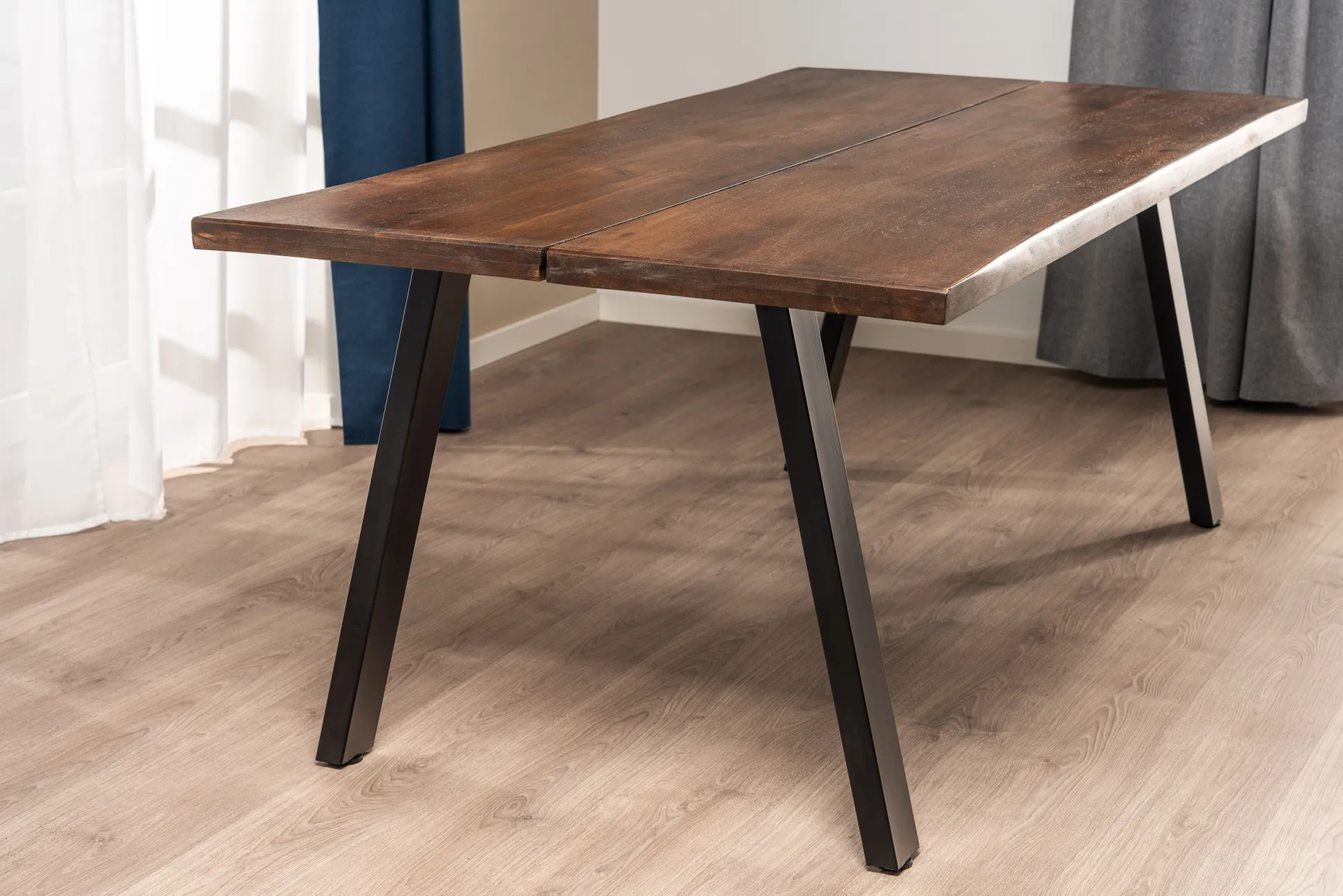 Firenze med skråben 200x95x74cm eg smoked/sort