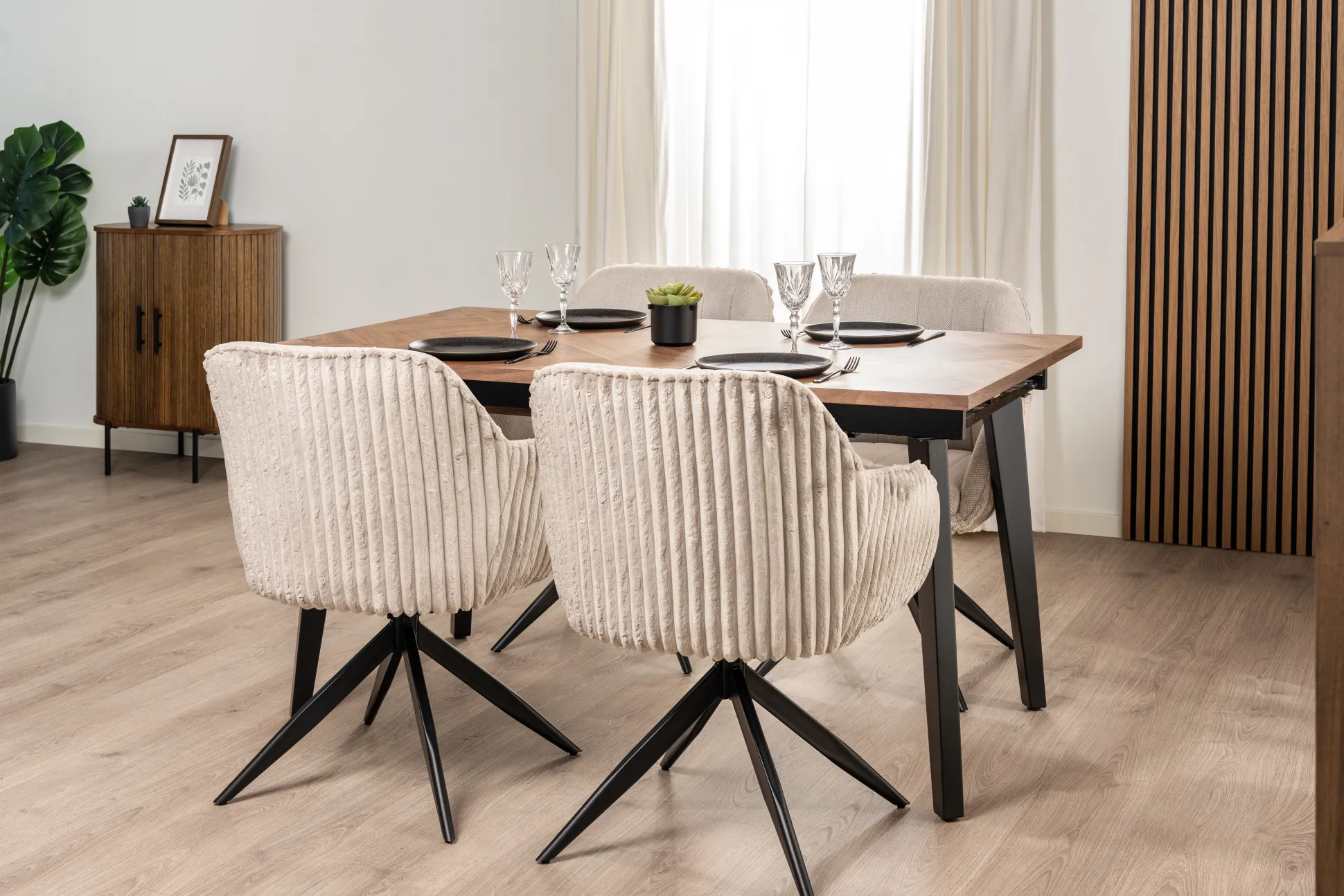 Laura med drejefunktion beige/sort