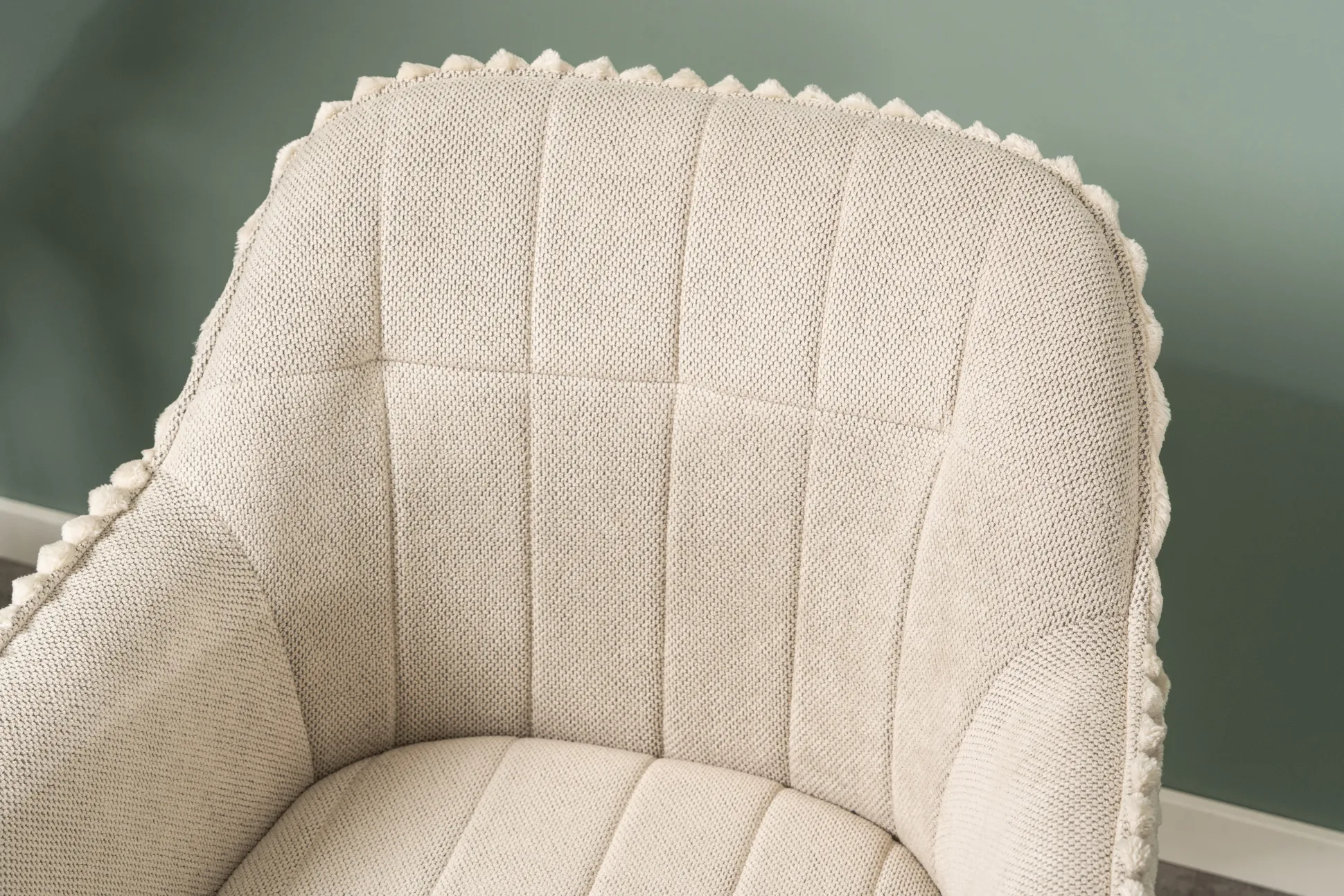 Laura med drejefunktion imiteret pels beige